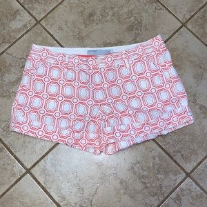 Old Navy Low Rise Cuffed Shorts Geometric Print White/Orangish Red